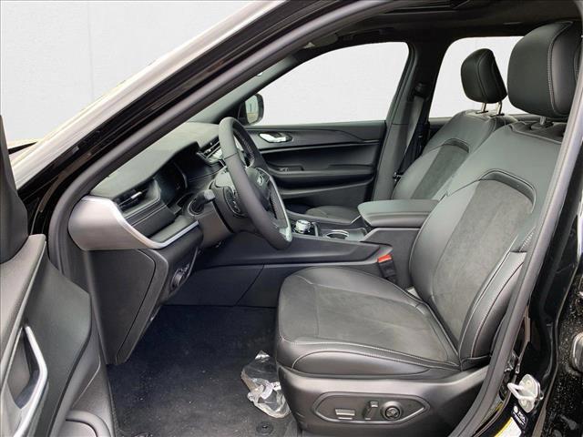 new 2025 Jeep Grand Cherokee L car, priced at $39,123