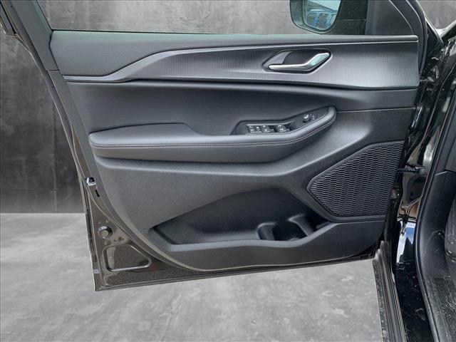 new 2025 Jeep Grand Cherokee L car, priced at $42,623
