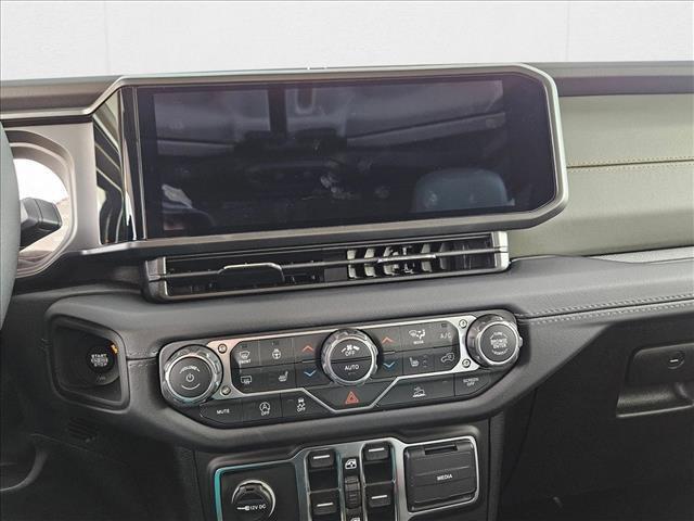 new 2025 Jeep Gladiator car, priced at $45,909
