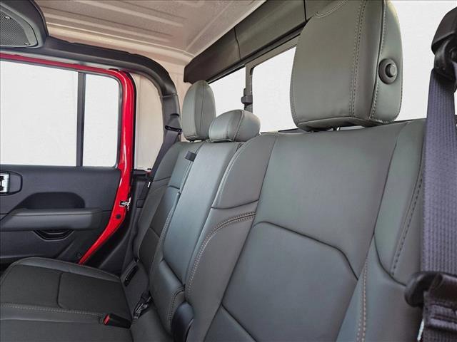 new 2025 Jeep Gladiator car, priced at $45,909