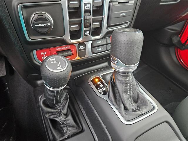 new 2025 Jeep Gladiator car, priced at $45,909