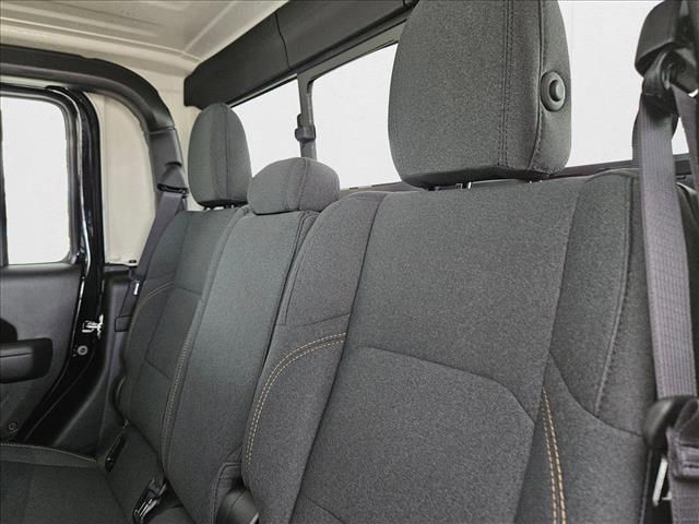 new 2025 Jeep Gladiator car, priced at $41,877