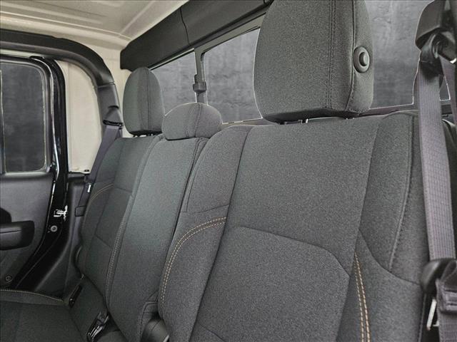 new 2025 Jeep Gladiator car, priced at $42,577