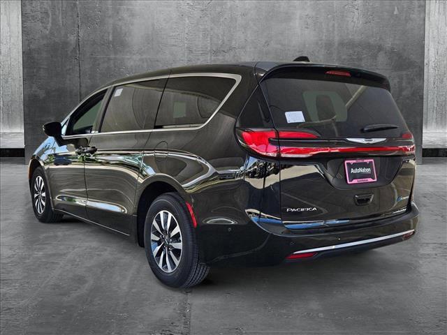 new 2025 Chrysler Pacifica Hybrid car, priced at $48,957