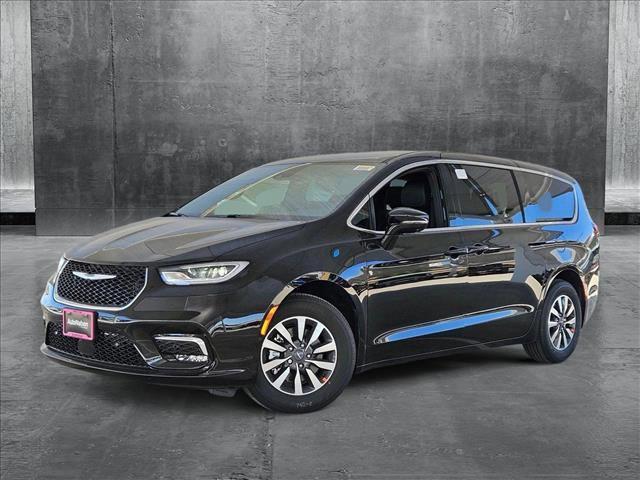 new 2025 Chrysler Pacifica Hybrid car, priced at $46,457