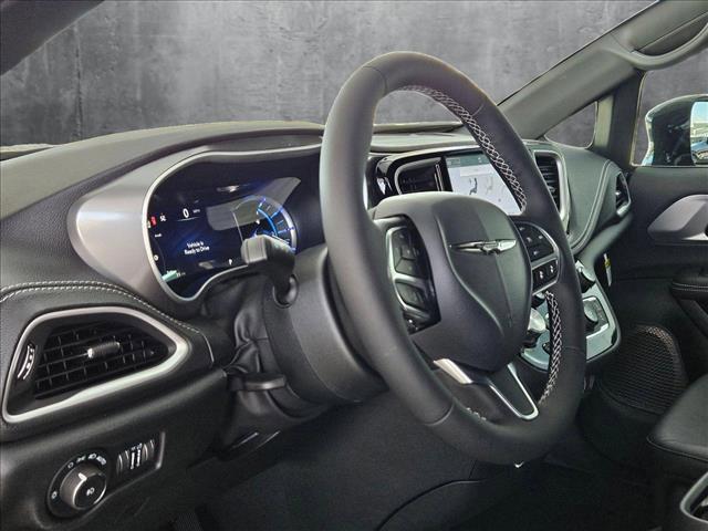 new 2025 Chrysler Pacifica Hybrid car, priced at $48,957
