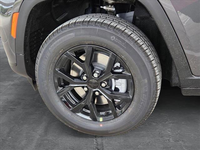 new 2025 Jeep Grand Cherokee L car, priced at $37,576