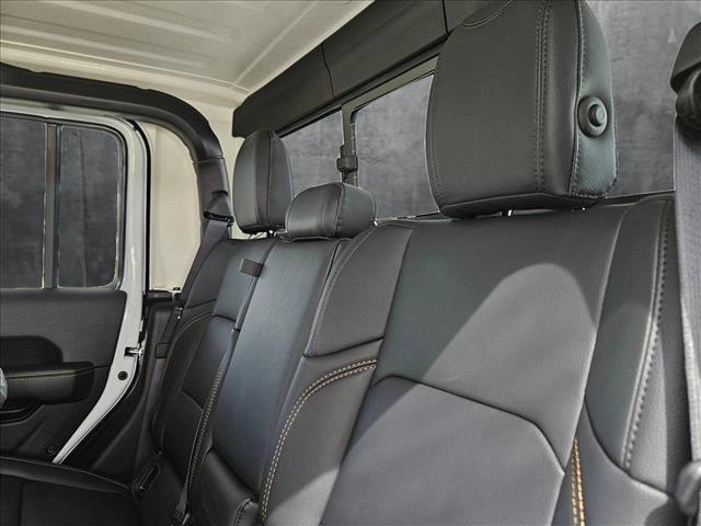 new 2025 Jeep Gladiator car, priced at $41,024