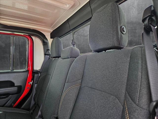 new 2025 Jeep Gladiator car, priced at $40,670