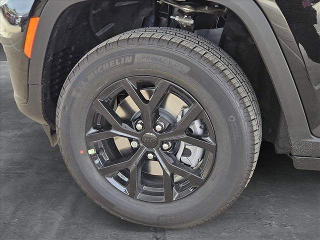 new 2025 Jeep Grand Cherokee L car, priced at $37,576