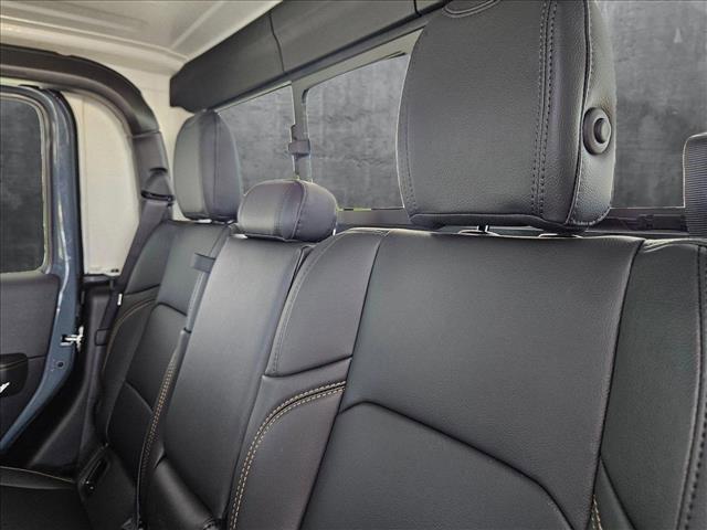new 2025 Jeep Gladiator car, priced at $41,560