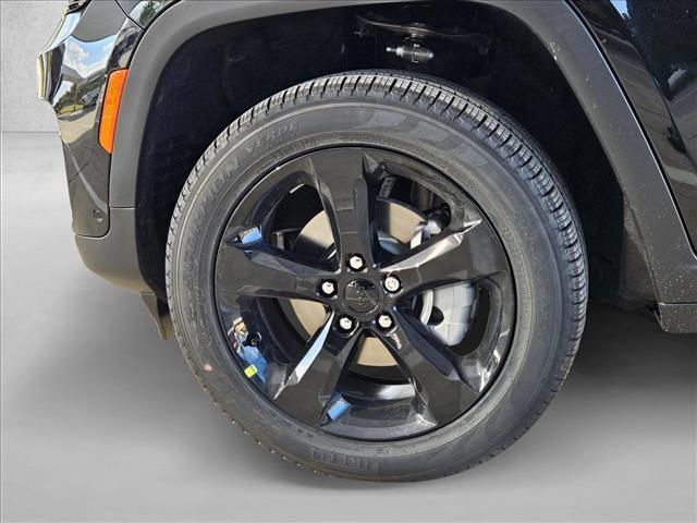 new 2025 Jeep Grand Cherokee car, priced at $44,959