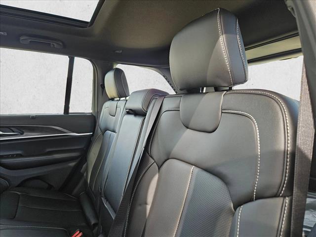 new 2025 Jeep Grand Cherokee car, priced at $44,959