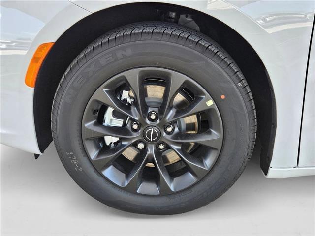 new 2025 Chrysler Pacifica car, priced at $38,553