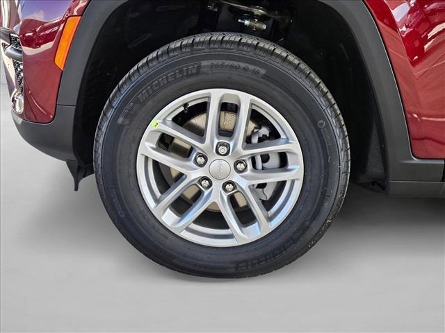 new 2025 Jeep Grand Cherokee car, priced at $34,189