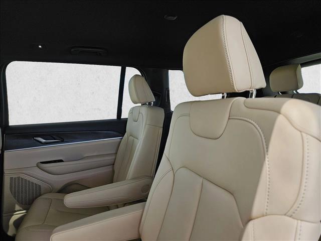 new 2025 Jeep Grand Cherokee L car, priced at $40,995