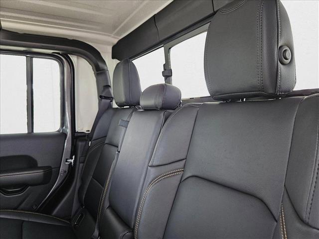 new 2025 Jeep Gladiator car, priced at $43,306