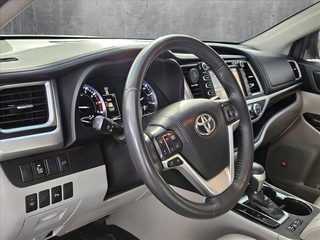 used 2015 Toyota Highlander car, priced at $17,994