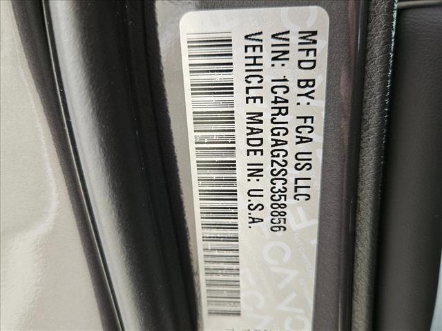 new 2025 Jeep Grand Cherokee car, priced at $34,189