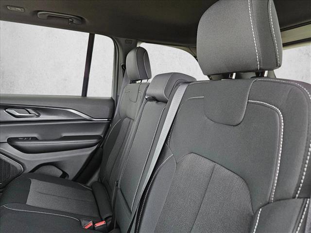 new 2025 Jeep Grand Cherokee car, priced at $34,189