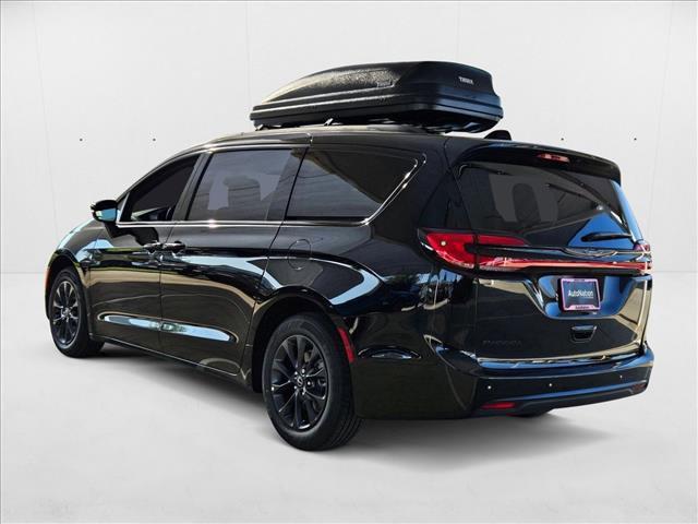 new 2025 Chrysler Pacifica car, priced at $38,553
