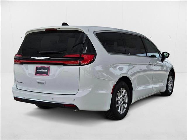 new 2025 Chrysler Pacifica car, priced at $38,526