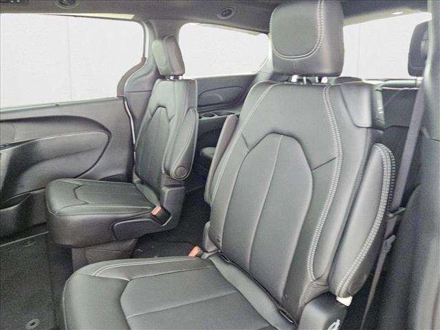 new 2025 Chrysler Pacifica car, priced at $38,526