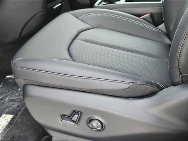 new 2025 Chrysler Pacifica car, priced at $38,526