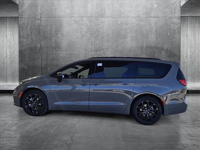 new 2025 Chrysler Pacifica car, priced at $51,404