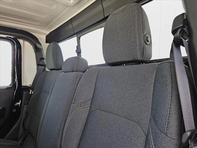 new 2025 Jeep Gladiator car, priced at $39,170