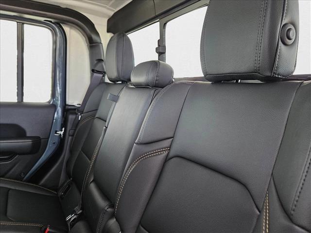 new 2025 Jeep Gladiator car, priced at $39,374