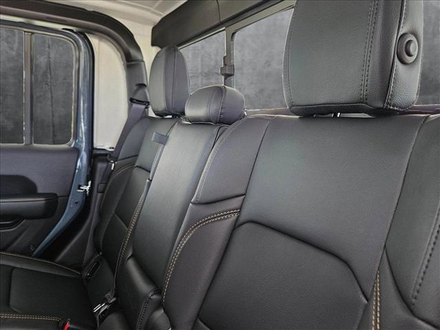 new 2025 Jeep Gladiator car, priced at $40,124