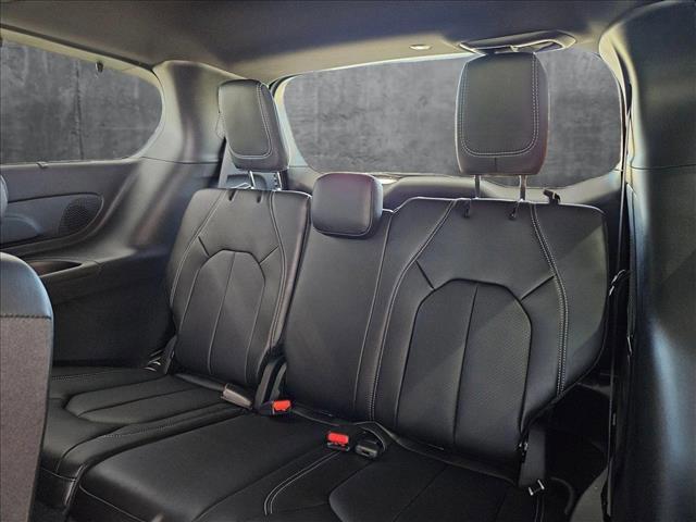 new 2025 Chrysler Pacifica car, priced at $45,402