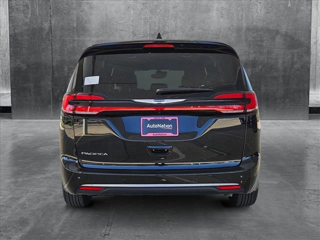 new 2025 Chrysler Pacifica car, priced at $45,402