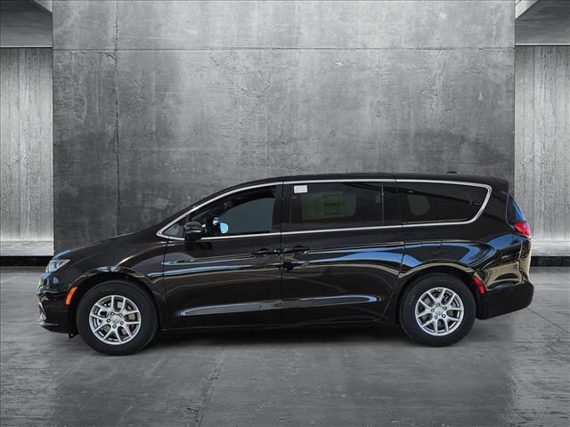 new 2025 Chrysler Pacifica car, priced at $45,402