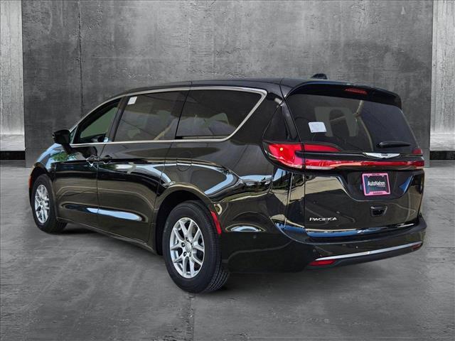 new 2025 Chrysler Pacifica car, priced at $45,402
