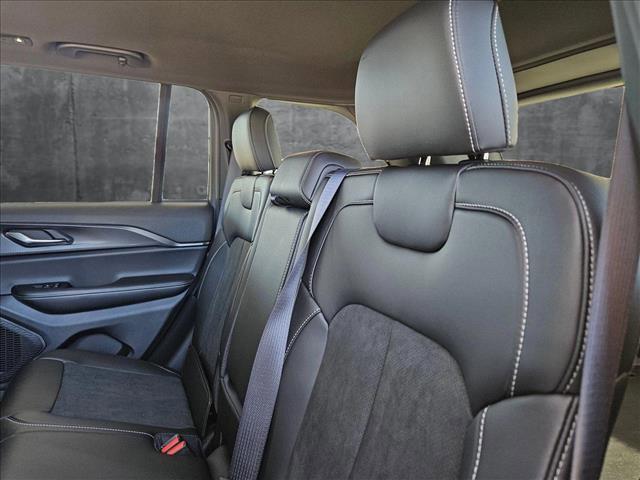 new 2025 Jeep Grand Cherokee car, priced at $35,999