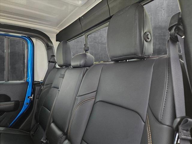 new 2025 Jeep Gladiator car, priced at $40,124