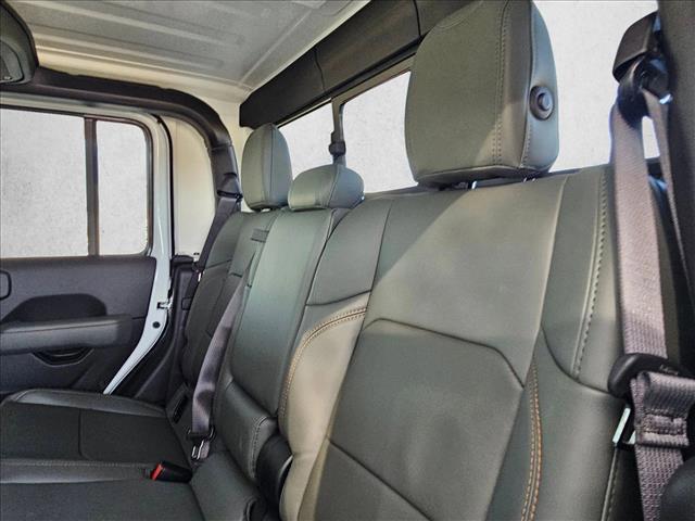 new 2025 Jeep Gladiator car, priced at $45,103