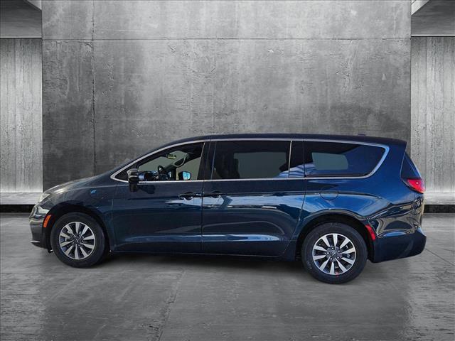 new 2025 Chrysler Pacifica Hybrid car, priced at $42,940