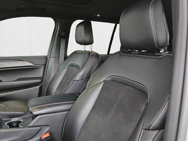 used 2025 Jeep Grand Cherokee car, priced at $37,798