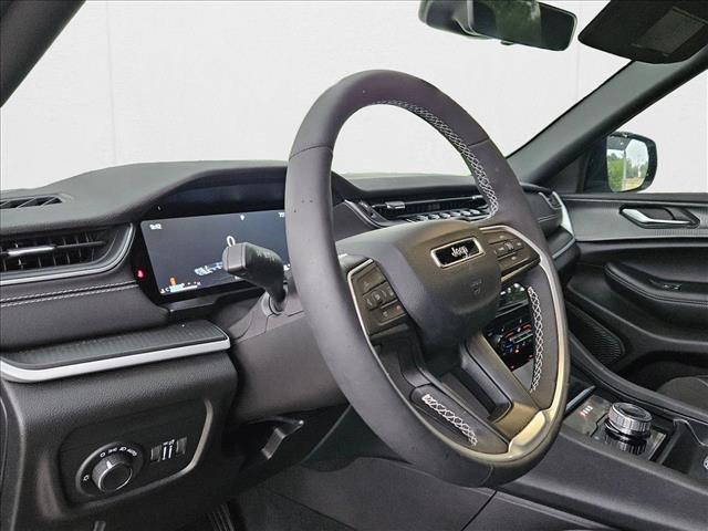 used 2025 Jeep Grand Cherokee car, priced at $37,798