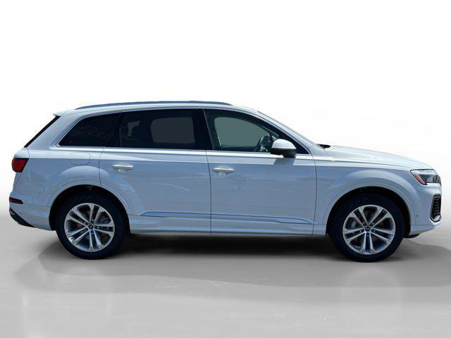 new 2025 Audi Q7 car, priced at $69,740