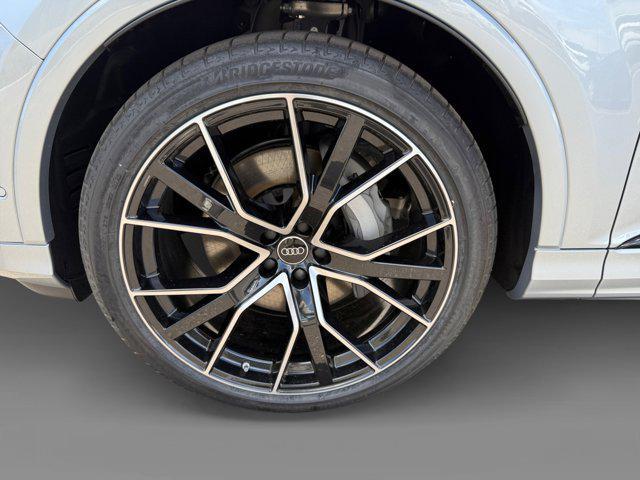 new 2025 Audi Q7 car, priced at $89,845