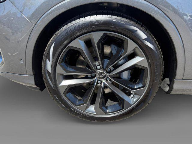 new 2025 Audi Q7 car, priced at $81,260
