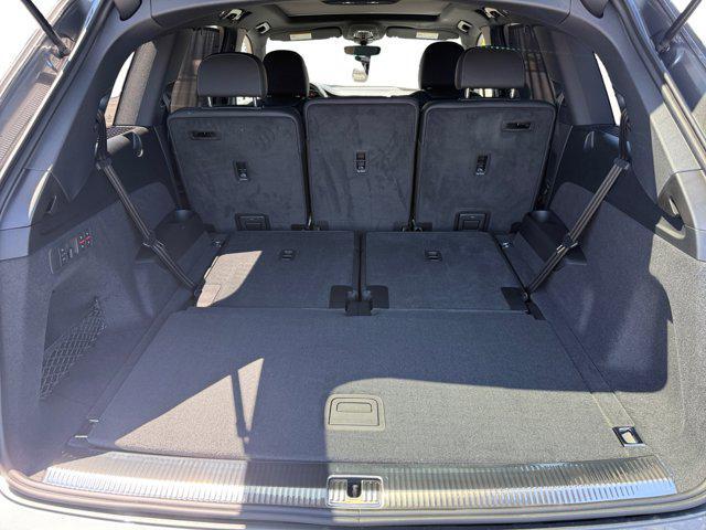new 2025 Audi Q7 car, priced at $81,260