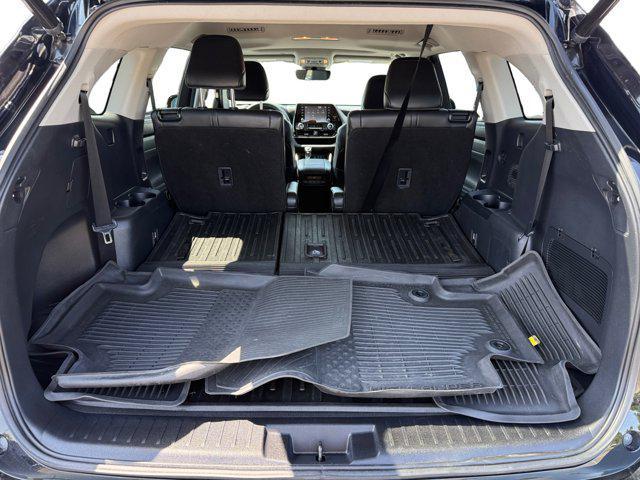 used 2022 Toyota Highlander car, priced at $36,317