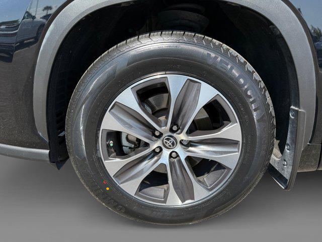 used 2022 Toyota Highlander car, priced at $36,317