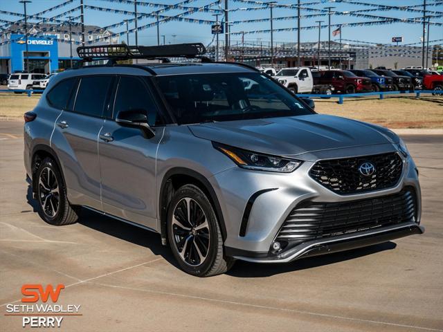 used 2021 Toyota Highlander car, priced at $28,888