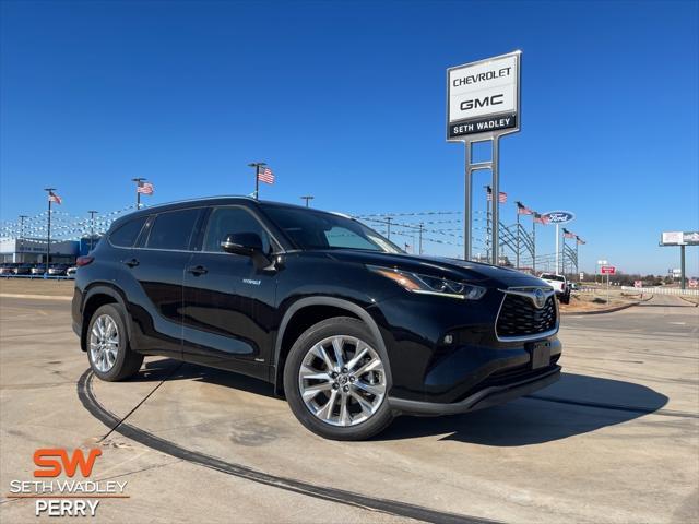 used 2021 Toyota Highlander Hybrid car, priced at $33,293